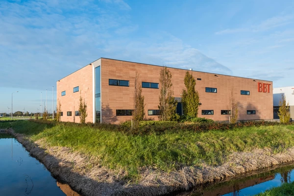 Bedrijfspand op Bedrijvenpark Breekland te Oudkarspel